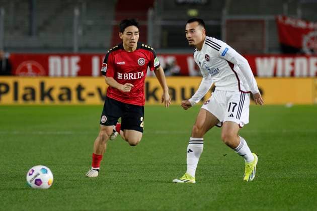 09 02 2024, xavx, Soccer 2 Bundesliga, SV Wehen Wiesbaden 1 FC Nürnberg emspor, v l Hyun ju Lee SV Wehen Wiesbaden , Jens Castrop 1 FC Nürnberg DFL DFB REGULATIONS PROHIBIT ANY USE OF PHOTOGRAPHS as IMAGE SEQUENCES and or QUASI VIDEO Wiesbaden