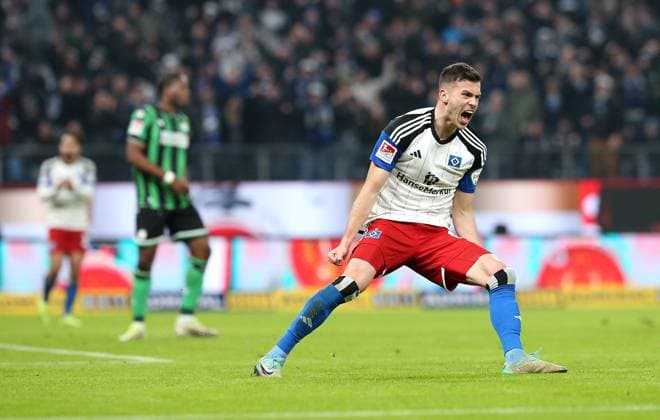 Bilder des Jahres 2024, Sport 02 Feburar Sport Themen der Woche KW06 Sport Bilder des Tages 09.02.2024, Fussball 2. Bundesliga 2023 2024, 21. Spieltag, Hamburger SV - Hannover 96 , im Volksparkstadion Hamburg. Jubel Torschütze Laszlo Benes (Hamburg) zum Tor zum 1:2 ***DFL and DFB regulations prohibit any use of photographs as image sequences and or quasi-video.*** *** 09 02 2024, Soccer 2 Bundesliga 2023 2024, Matchday 21, Hamburger SV Hannover 96 , at Volksparkstadion Hamburg Cheering goalscorer Laszlo Benes Hamburg to score 1 2 DFL and DFB regulations prohibit any use of photographs as image sequences and or quasi video