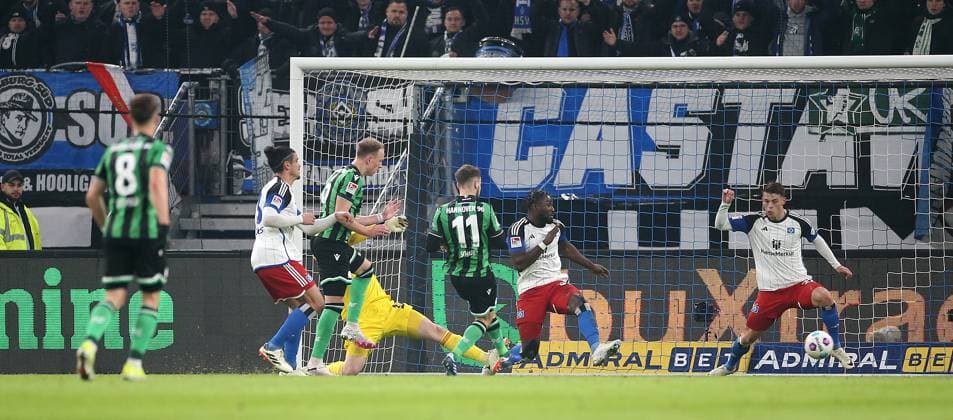 09 02 2024, Soccer 2 Bundesliga 2023 2024, Matchday 21, Hamburger SV Hannover 96 , at Volksparkstadion Hamburg Tor zum 1 3 DFL and DFB regulations prohibit any use of photographs as image sequences and or quasi video