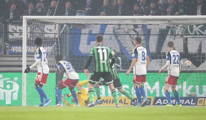 09 02 2024, Soccer 2 Bundesliga 2023 2024, Matchday 21, Hamburger SV Hannover 96 , at Volksparkstadion Hamburg Goal to 0 1 DFL and DFB regulations prohibit any use of photographs as image sequences and or quasi video