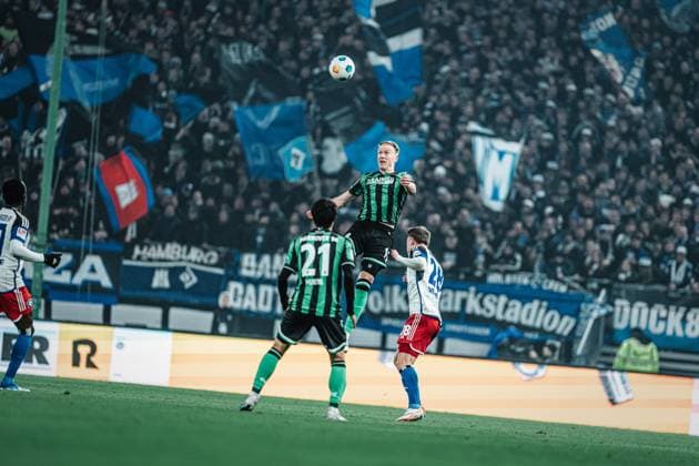 Soccer Men Season 2023 2024 2 Soccer Bundesliga 21 Matchday Hamburger SV vs Hannover 96 09 02 2024 Havard Nielsen 16, Hannover 96 with a header Hamburg Volksparkstadion Hamburg Germany