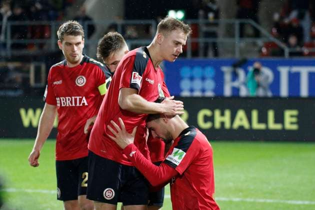 09 02 2024, xavx, Fußball 2 Bundesliga, SV Wehen Wiesbaden 1 FC Nürnberg emspor, v l Ivan Prtajin SV Wehen Wiesbaden celebrate the goal, Der Torjubel zum 1 0 DFL DFB REGULATIONS PROHIBIT ANY USE OF PHOTOGRAPHS as IMAGE SEQUENCES and or QUASI VIDEO Wiesbaden