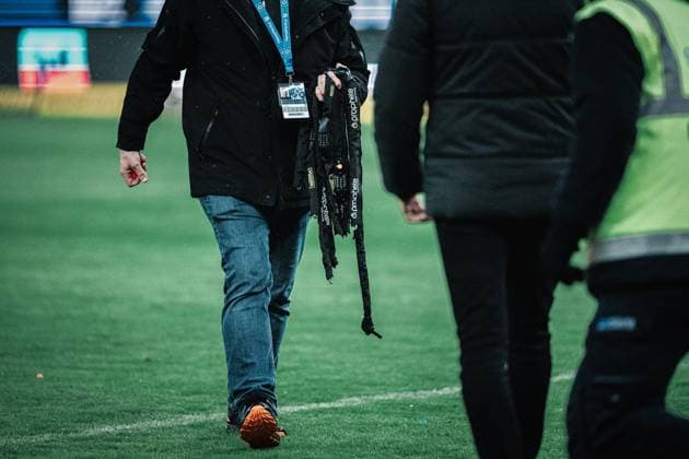 Soccer Men Season 2023 2024 2 Soccer Bundesliga 21 Matchday Hamburger SV vs Hannover 96 09 02 2024 HSV fans sabotage the match in protest with locks in the goal Hamburg Volksparkstadion Hamburg Germany