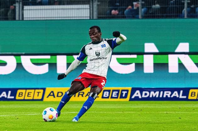 Goal shot Goal chance Jean Luc Dompe Hamburger SV, 27 GER, Hamburger SV vs Hannover 96, Football, 2 Bundesliga, Matchday 21, Season 2023 2024, 09 02 2024 DFL REGULATIONS PROHIBIT ANY USE OF PHOTOGRAPHS AS IMAGE SEQUENCES AND OR QUASI VIDEO GER, Hamburger SV vs Hannover 96, Football, 2 Bundesliga, Matchday 21, Season 2023 2024, 09 02 2024 Hamburg Copyright: xEibner-Pressefoto MarcelxvonxFehrnx EP_MFN