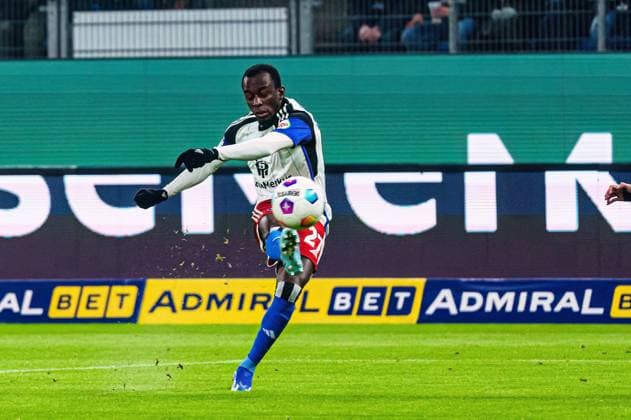 Goal shot Goal chance Jean Luc Dompe Hamburger SV, 27 GER, Hamburger SV vs Hannover 96, Football, 2 Bundesliga, Matchday 21, Season 2023 2024, 09 02 2024 DFL REGULATIONS PROHIBIT ANY USE OF PHOTOGRAPHS AS IMAGE SEQUENCES AND OR QUASI VIDEO GER, Hamburger SV vs Hannover 96, Football, 2 Bundesliga, Matchday 21, Season 2023 2024, 09 02 2024 Hamburg Copyright: xEibner-Pressefoto MarcelxvonxFehrnx EP_MFN