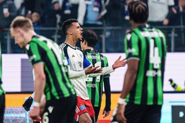 Goal celebration after goal for 3 3 Robert Glatzel Hamburger SV, 09 GER, Hamburger SV vs Hannover 96, Football, 2 Bundesliga, Matchday 21, Season 2023 2024, 09 02 2024 DFL REGULATIONS PROHIBIT ANY USE OF PHOTOGRAPHS AS IMAGE SEQUENCES AND OR QUASI VIDEO GER, Hamburger SV vs Hannover 96, Football, 2 Bundesliga, Matchday 21, Season 2023 2024, 09 02 2024 Hamburg Copyright: xEibner-Pressefoto MarcelxvonxFehrnx EP_MFN
