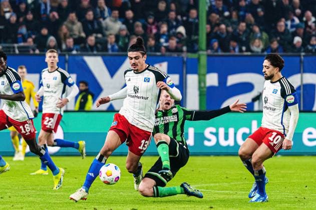 Guilherme Ramos Hamburger SV, 13 , Sebastian Ernst Hannover 96, 10 GER, Hamburger SV vs Hannover 96, Football, 2 Bundesliga, Matchday 21, Season 2023 2024, 09 02 2024 DFL REGULATIONS PROHIBIT ANY USE OF PHOTOGRAPHS AS IMAGE SEQUENCES AND OR QUASI VIDEO GER, Hamburger SV vs Hannover 96, Football, 2 Bundesliga, Matchday 21, Season 2023 2024, 09 02 2024 Hamburg Copyright: xEibner-Pressefoto MarcelxvonxFehrnx EP_MFN