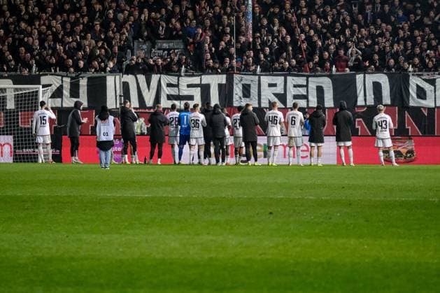 1 FC Nuernberg thanks the fans, GER, SV Wehen Wiesbaden vs 1 FC Nuernberg, Football, 2 Bundesliga, Matchday 21, Season 2023 2024, 09 02 2024 DFL REGULATIONS PROHIBIT ANY USE OF PHOTOGRAPHS AS IMAGE SEQUENCES AND OR QUASI VIDEO GER, SV Wehen Wiesbaden vs 1 FC Nuernberg, Football, 2 Bundesliga, Matchday 21, Season 2023 2024, 09 02 2024 Wiesbaden Copyright: xEibner-Pressefoto FlorianxWieganx EP_FWD