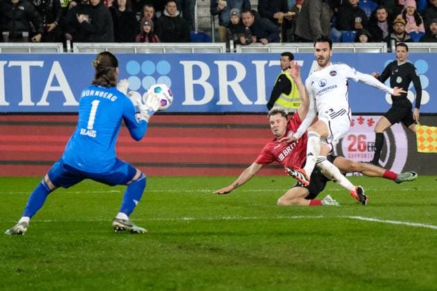Carl Klaus 1 FC Nuernberg, 01 , Thijmen Goppel SV Wehen Wiesbaden, 09 , Ivan Marquez 1 FC Nuernberg, 15 , GER, SV Wehen Wiesbaden vs 1 FC Nuernberg, Football, 2 Bundesliga, Matchday 21, Season 2023 2024, 09 02 2024 DFL REGULATES PROHIBIT ANY USE OF PHOTOGRAPHS AS IMAGE SEQUENCES AND OR QUASI VIDEO GER, SV Wehen Wiesbaden vs 1 FC Nuernberg, Football, Bundesliga 2, Matchday 21, Season 2023 2024, 09 02 2024 Wiesbaden Copyright: xEibner-Pressefoto FlorianxWieganx EP_FWD
