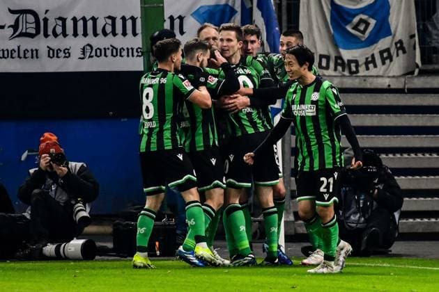 Goal celebration after the 0 1 Nicolò Tresoldi covers Enzo Leopold 11 Louis Schaub 21 Sei Muroya Hannover Germany , Hamburg , Volksparkstadion , Football , Bundesliga , 2 Soccer Bundesliga , Hamburger SV Hannover 96