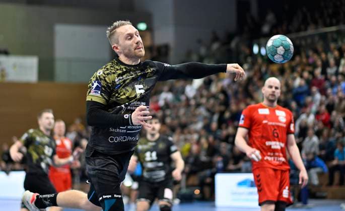 9 2 2024, Dresdens Lukas Wucherpfennig throws, Handball, 2 Bundesliga, HC Elbflorenz Dresden ASV Hamm Westfalen, c Dresden Germany