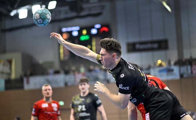 9 2 2024, Dresdens Nils Greilich throws, Handball, 2 Bundesliga, HC Elbflorenz Dresden ASV Hamm Westfalen, c Dresden Germany