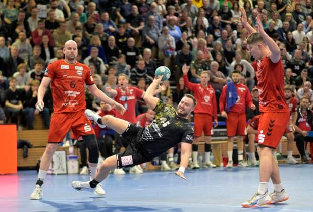 9 2 2024, Dresdens Jonas Thümmler throws, Handball, 2 Bundesliga, HC Elbflorenz Dresden ASV Hamm Westfalen, c Dresden Germany