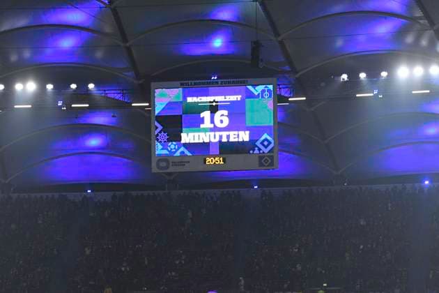 GER 2 FBL,, Hamburger SV vs Hannover 96 09 02 2024, Volksparkstadion, Hamburg, GER 2 FBL, Hamburger SV vs Hannover 96 in the picture 16min injury time is shown on the scoreboard nordphotoxGmbH xWitke nph00002