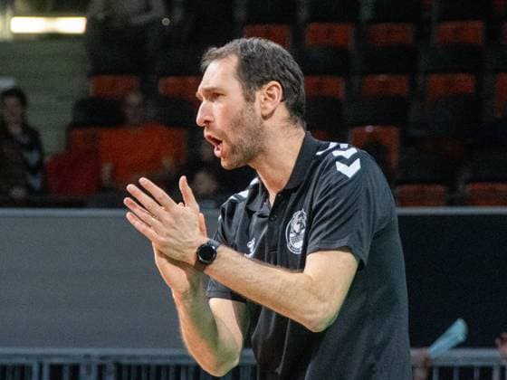 Drivers Giesens coach Itamar STEIN Volleyball, Herrsching Giesen, on 9 02 2024 Volleyball Bundesliga, WWK Volleys Herrsching vs Helios GRIZZLYS Giesen 1 3, season 2023 2024 , in Munich, B M W P A R K, Germany Source Copyright Credit Oryk HAIST xVB_HER-GIEx