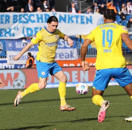 Eintracht Braunschweig vs Karlsruher SC Braunschweig, 10 02 2024, Football, Season 23 24, 2 Bundesliga, 21 Matchday, Eintracht Braunschweig vs Karlsruher SC, Picture shows Rayan Philippe BTSV, 9 Braunschweig