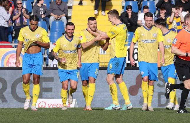 Eintracht Braunschweig vs Karlsruher SC Braunschweig, 10 02 2024, Soccer, Season 23 24, 2 Bundesliga, Matchday 21, Eintracht Braunschweig vs Karlsruher SC, Picture shows jubilation over the goal to 1 0 for Eintracht by Hasan Kurucay BTSV, 29 Braunschweig