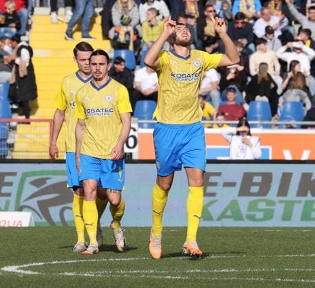 Eintracht Braunschweig vs Karlsruher SC Braunschweig, 10 02 2024, Soccer, Season 23 24, 2 Bundesliga, Matchday 21, Eintracht Braunschweig vs Karlsruher SC, Picture shows jubilation over the goal to 1 0 for Eintracht by Hasan Kurucay BTSV, 29 Braunschweig