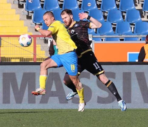 Eintracht Braunschweig vs Karlsruher SC Braunschweig, 10 02 2024, Football, Season 23 24, 2 Bundesliga, 21 Matchday, Eintracht Braunschweig vs Karlsruher SC, Picture shows Marvin Rittmüller BTSV, 18 Braunschweig