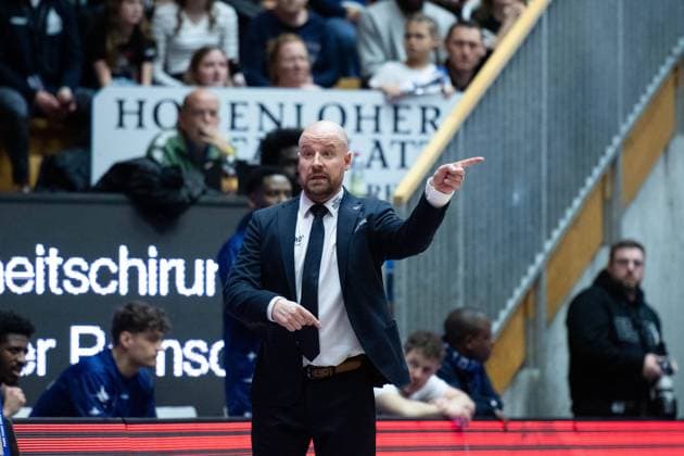 Jussi Laakso Crailsheim Merlins, Coach , GER, HAKRO Merlins Crailsheim vs MHP Riesen Ludwigsburg, easycredit Basketball Bundesliga, Matchday 20, Season 2023 2024, 10 02 2024 GER, HAKRO Merlins Crailsheim vs MHP Riesen Ludwigsburg, easycredit Basketball Bundesliga, Matchday 20, Season 2023 2024, 10 02 2024 Ilshofen Copyright: xEibner-Pressefoto Memmlerx EP_MMR
