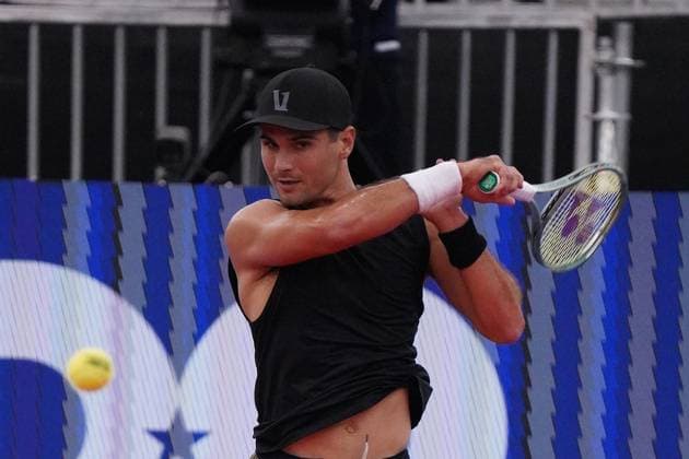 February 10, 2024, Dallas, Texas, United States: February 10, 2024, Dallas, Texas, United States: Marcos Giron (USA) hits a forehand against Adrian Mannarino (FRA) in men s Singles quarter final match during the Dallas Open at the Styslinger ALTEC Tennis Center on the campus of Southern Methodist University. on Wednesday February 10, 2024 in Dallas, Texas, United States. Dallas United States - ZUMAe321 20240210_zsa_e321_028 Copyright: xJavierxVicenciox xEyepixxGroupx