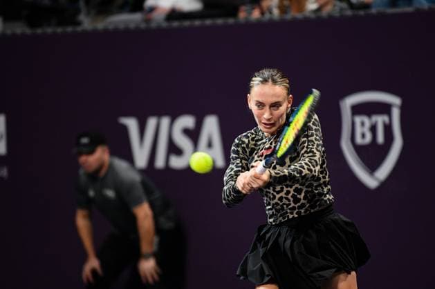 Transylvania Open 2024 Ana Bogdan from Romania is in action during her match against Jaqueline Cristian from Romania in the semifinals of the Transylvania Open, a WTA250 Tournament, in BT Arena, Cluj-Napoca, on February 10, 2024. Cluj-Napoca Romania  Copyright: xFlaviuxBuboix originalFilename:buboi-notitle240210_npCBm.jpg