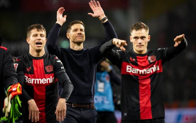 Leverkusen, Germany 10th Feb 2024 Coach Xabi Alonso Leverkusen makes the wave Bayer Leverkusen FC Bayern Munich 10 02 2024