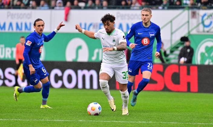 21 02 2024 Soccer Season 2023 2024 2 Soccer Bundesliga 21 Matchday SpVgg Greuther Fürth Kleeblatt Hertha BSC Berlin Sportfoto Zink xmexzix DFL regulations prohibit any use of photographs as image sequences and or quasi video only for editorial use Armindo Sieb 30, SpVgg Greuther Fürth vs Michal Karbownik 6, Hertha BSC Berlin Marten Winkler 22, Hertha BSC Berlin
