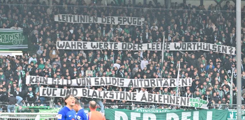 21 02 2024 Soccer Season 2023 2024 2 Soccer Bundesliga 21 Matchday SpVgg Greuther Fürth Kleeblatt Hertha BSC Berlin Sportfoto Zink xmexzix DFL regulations prohibit any use of photographs as image sequences and or quasi video only for editorial use Banner Protest Kleeblattfans gegen Investoren