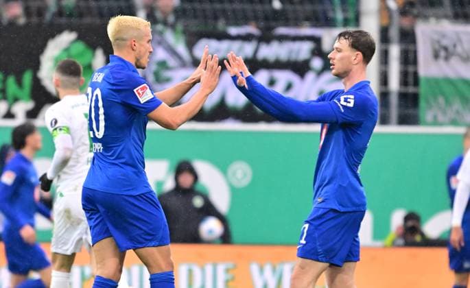 21 02 2024 Soccer Season 2023 2024 2 Soccer Bundesliga 21 Matchday SpVgg Greuther Fürth Kleeblatt Hertha BSC Berlin Sportfoto Zink xmexzix DFL regulations prohibit any use of photographs as image sequences and or quasi video only for editorial use Marc Oliver Kempf 20, Hertha BSC Berlin Pascal Klemens 41, Hertha BSC Berlin klatschen ab Jubel Freude
