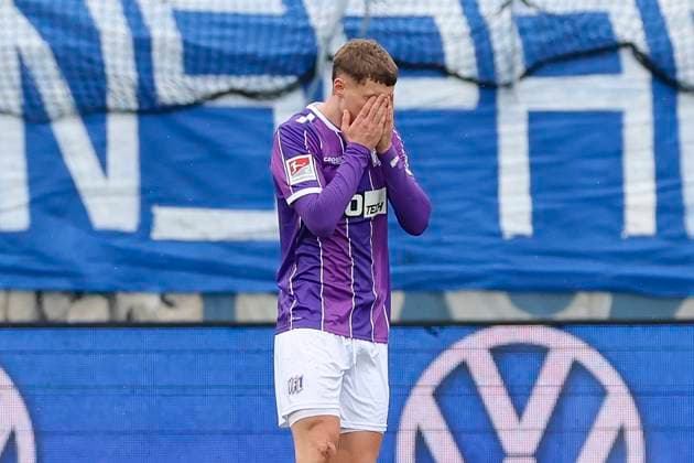 Michael Cuisance VfL Osnabrueck looks disappointed, 2 Bundesliga, VfL Osnabrueck vs Hansa Rostock, Bremer Bruecke, 11 02 2024, Osnabrueck, Germany
