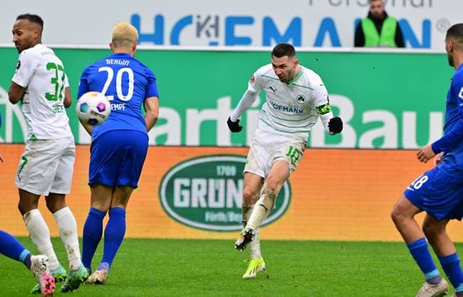 21 02 2024 Soccer Season 2023 2024 2 Soccer Bundesliga 21 Matchday SpVgg Greuther Fürth Kleeblatt Hertha BSC Berlin Sportfoto Zink MeZi xmexzix DFL regulations prohibit any use of photographs as image sequences and or quasi video only for editorial use Branimir Hrgota 10 SpVgg Greuther Fürth scores Goal Goal shot to 1 1