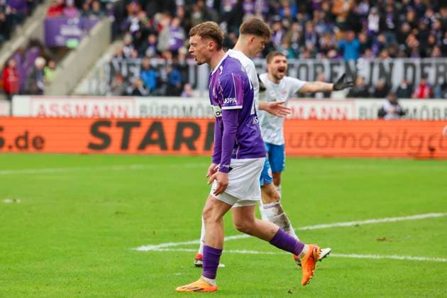 Michael Cuisance VfL Osnabrueck looks disappointed, 2 Bundesliga, VfL Osnabrueck vs Hansa Rostock, Bremer Bruecke, 11 02 2024, Osnabrueck, Germany