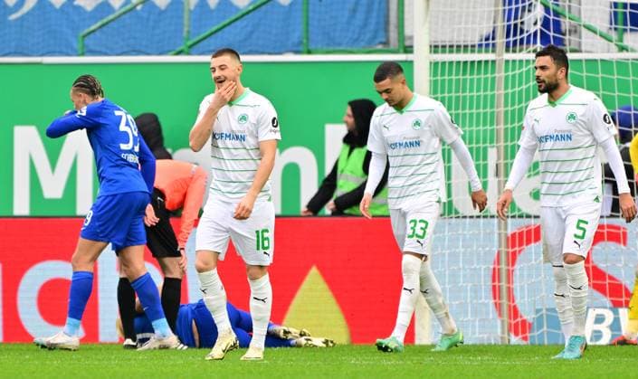 21 02 2024 Soccer Season 2023 2024 2 Soccer Bundesliga 21 Matchday SpVgg Greuther Fürth Kleeblatt Hertha BSC Berlin Sportfoto Zink MeZi xmexzix DFL regulations prohibit any use of photographs as image sequences and or quasi video only for editorial use Lukas Petkov 16, SpVgg Greuther Fürth Maximilian Solomon Dietz 33, SpVgg Greuther Fürth Oussama Haddadi 5, SpVgg Greuther Fürth disappointed Disappointment after conceding goal to 1 2