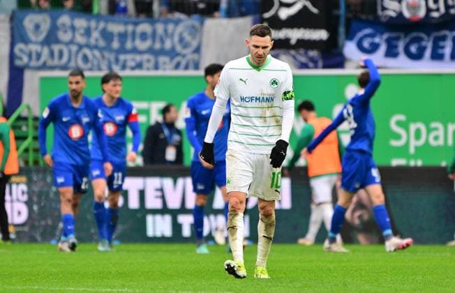 21 02 2024 Soccer Season 2023 2024 2 Soccer Bundesliga 21 Matchday SpVgg Greuther Fürth Kleeblatt Hertha BSC Berlin Sportfoto Zink MeZi xmexzix DFL regulations prohibit any use of photographs as image sequences and or quasi video only for editorial use Branimir Hrgota 10 SpVgg Greuther Fürth disappointed disappointment after conceding goal to 1 2