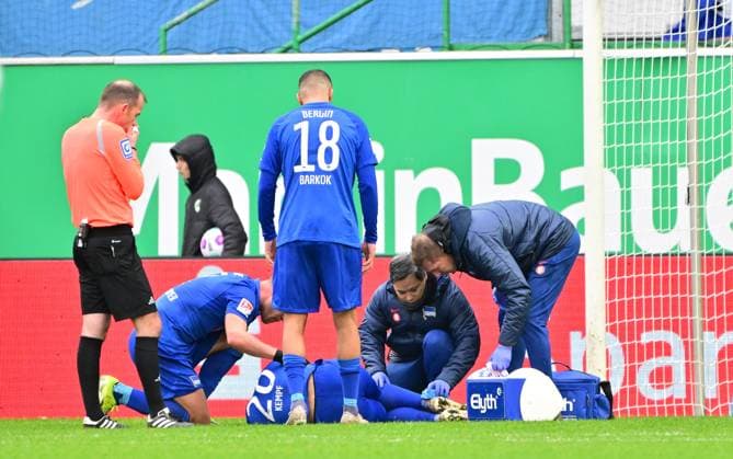 21 02 2024 Soccer Season 2023 2024 2 Soccer Bundesliga 21 Matchday SpVgg Greuther Fürth Kleeblatt Hertha BSC Berlin Sportfoto Zink MeZi xmexzix DFL regulations prohibit any use of photographs as image sequences and or quasi video only for editorial use Marc Oliver Kempf 20, Hertha BSC Berlin injured Injury battered on the ground