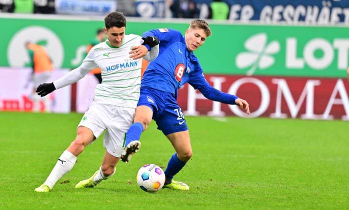 21 02 2024 Soccer Season 2023 2024 2 Soccer Bundesliga 21 Matchday SpVgg Greuther Fürth Kleeblatt Hertha BSC Berlin Sportfoto Zink xwoxzix DFL regulations prohibit any use of photographs as image sequences and or quasi video only for editorial use Marco Meyerhöfer Meyerhoefer 18, SpVgg Greuther Fürth Gustav Christensen 26, Hertha BSC Berlin