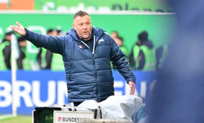 21 02 2024 Soccer Season 2023 2024 2 Soccer Bundesliga 21 Matchday SpVgg Greuther Fürth Kleeblatt Hertha BSC Berlin Sportfoto Zink MeZi xmexzix DFL regulations prohibit any use of photographs as image sequences and or quasi video only for editorial use Pal Dardai Trainer Hertha BSC Berlin
