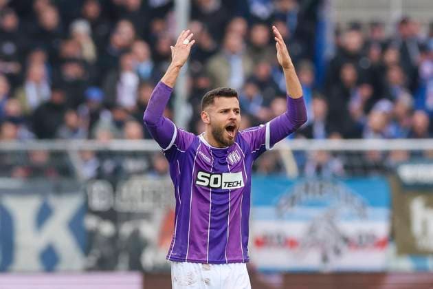 Dave Gnaase VfL Osnabrueck gestures, 2 Bundesliga, VfL Osnabrueck vs Hansa Rostock, Bremer Bruecke, 11 02 2024, Osnabrueck, Germany
