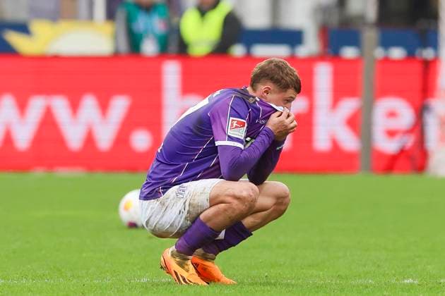 Dave Gnaase VfL Osnabrueck looks disappointed, 2 Bundesliga, VfL Osnabrueck vs Hansa Rostock, Bremer Bruecke, 11 02 2024, Osnabrueck, Germany