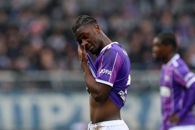 Maxwell Gyamfi VfL Osnabrueck looks disappointed, 2 Bundesliga, VfL Osnabrueck vs Hansa Rostock, Bremer Bruecke, 11 02 2024, Osnabrueck, Germany