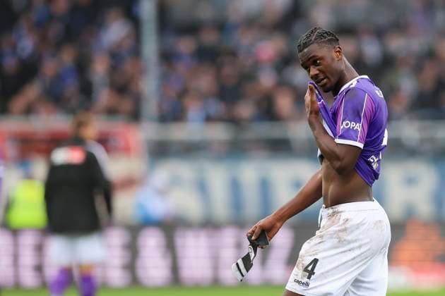 Maxwell Gyamfi VfL Osnabrueck looks disappointed, 2 Bundesliga, VfL Osnabrueck vs Hansa Rostock, Bremer Bruecke, 11 02 2024, Osnabrueck, Germany