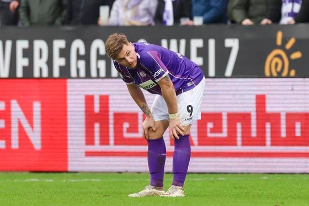 Erik Engelhardt VfL Osnabrueck looks disappointed, 2 Bundesliga, VfL Osnabrueck vs Hansa Rostock, Bremer Bruecke, 11 02 2024, Osnabrueck, Germany