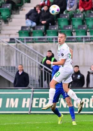 21 02 2024 Soccer Season 2023 2024 2 Soccer Bundesliga 21 Matchday SpVgg Greuther Fürth Kleeblatt Hertha BSC Berlin Sportfoto Zink xwoxzix DFL regulations prohibit any use of photographs as image sequences and or quasi video only for editorial use Leander Popp 20, SpVgg Greuther Fürth