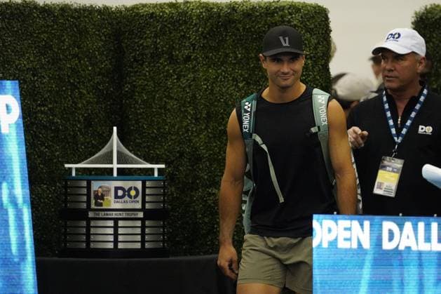 February 11, 2024, Dallas, Texas, USA: Dallas, Texas, USA: American tennis player Marcos Giron walks into the court moments before the beginning of the championship game of the Dallas Open at the Styslinger ALTEC Tennis Center on the campus of Southern Methodist University on Saturday February 10, 2024. Dallas USA - ZUMAv131 20240211_znp_v131_004 Copyright: xJavierxVicenciox