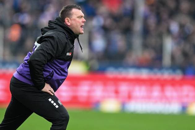 2 Bundesliga VfL Osnabrück FC Hansa Rostock on 11 02 2024 at Bremer Brücke in Osnabrück Coach Uwe Koschinat Osnabrueck dissatisfied, disappointed, disappointed, dejected MT