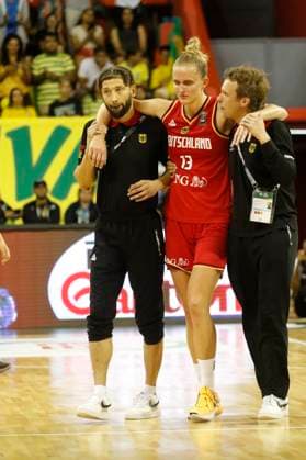 Sport Themen der Woche KW06 Sport Bilder des Tages Brasil x Alemanha BELÉM, PA - 11.02.2024: BRASIL X ALEMANHA - Brazil x Germany game at Arena Guilherme Paraense in Belém, Pará. Match valid for the Pre-Olympic Women& 39;s Basketball tournament (Photo: Oswaldo Forte Fotoarena) x2493088x  OswaldoxForte