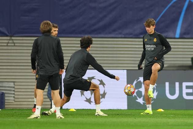 Final training Real Madrid UEFA Champions League Leipzig, 12 02 2024, Red Bull Arena, Football, Men, Season 2023 2024, UEFA Champions League, Round of 16, Final training Real Madrid , In the picture Warm-up Real Madrid ,