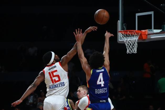 February 11, 2024, Mexico City, Ciudad de Mexico, Mexico: February 11, 2024 in Mexico City, Mexico: Elijah Harkless (15) of Ontario Clippers blocks Alexey Borges (4) of Capitanes during the NBA, Basketball Herren, USA G League match between Mexico City Capitanes and Ontario Clippers at Mexico City Arena. on February 11, 2024. In Mexico City, Mexico. Mexico City Mexico - ZUMAe321 20240211_zsa_e321_025 Copyright: xCarlosxSantiago xEyepixxGroupx