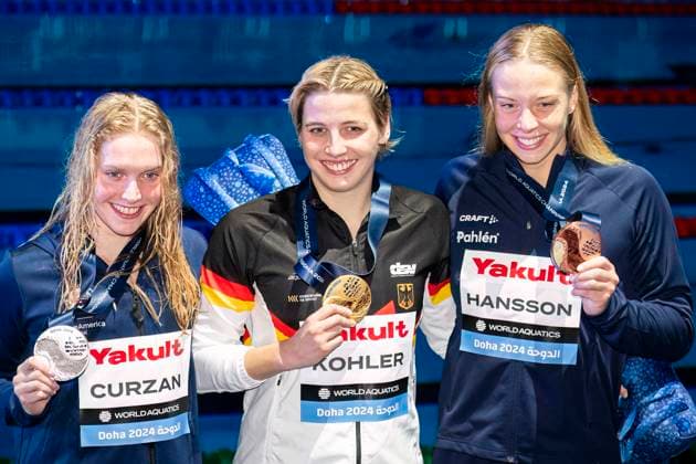 Sport Themen der Woche KW07 Sport Bilder des Tages Angelina Kohler of Germany, Angelina Kohler of Germany gold, Claire Curzan of United States of America silver, Louise Hansson of Sweden bronze show their medals after competing in the swimming women s 100m butterfly final during the 21st World Aquatics Championships at the Aspire Dome in Doha (Qatar), February 12, 2024. GiorgioXPerottino